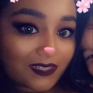 Meet your Posher, Gladis